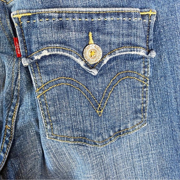 Levis Womens Bootcut Jeans Sz 10 Distressed Flap Pockets Stretch Denim Hemmed - Picture 6 of 15